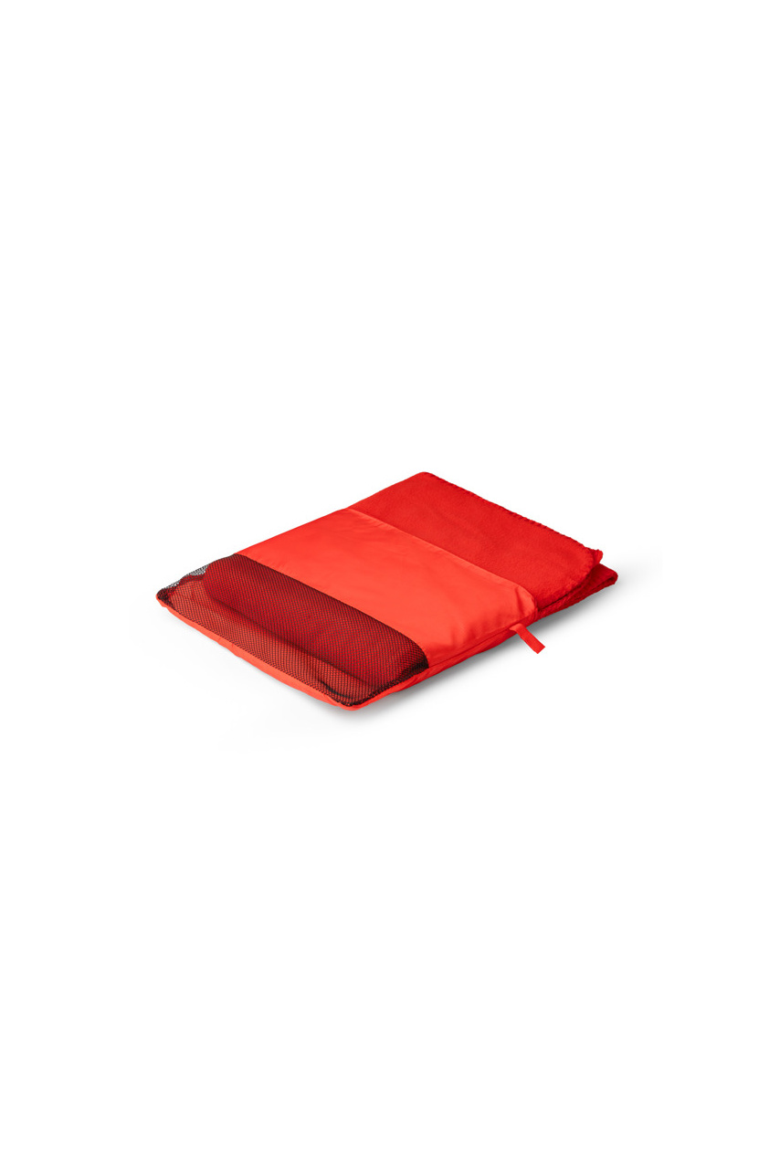 Bering Fleece Blanket with Pouch - Cozy and Convenient