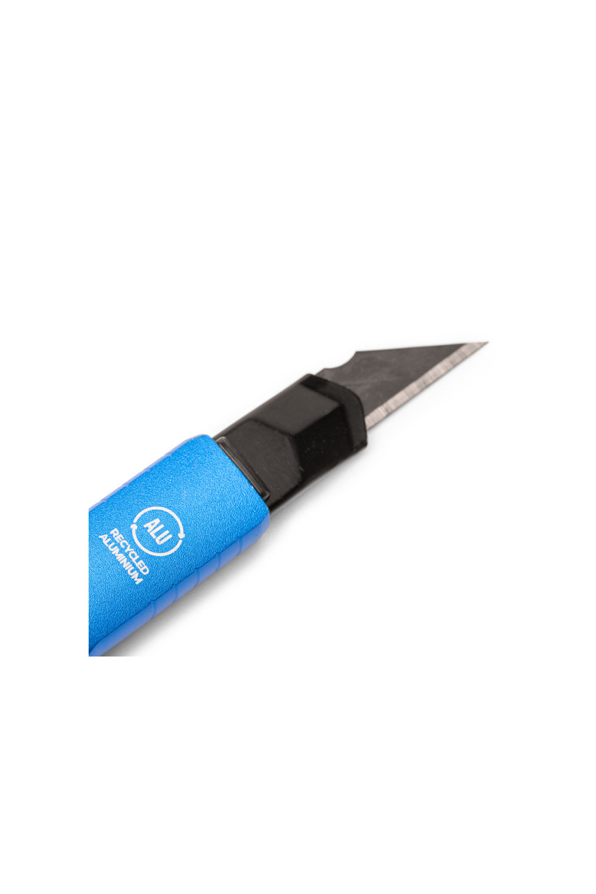 Cutter din Aluminiu Reciclat RAZER
