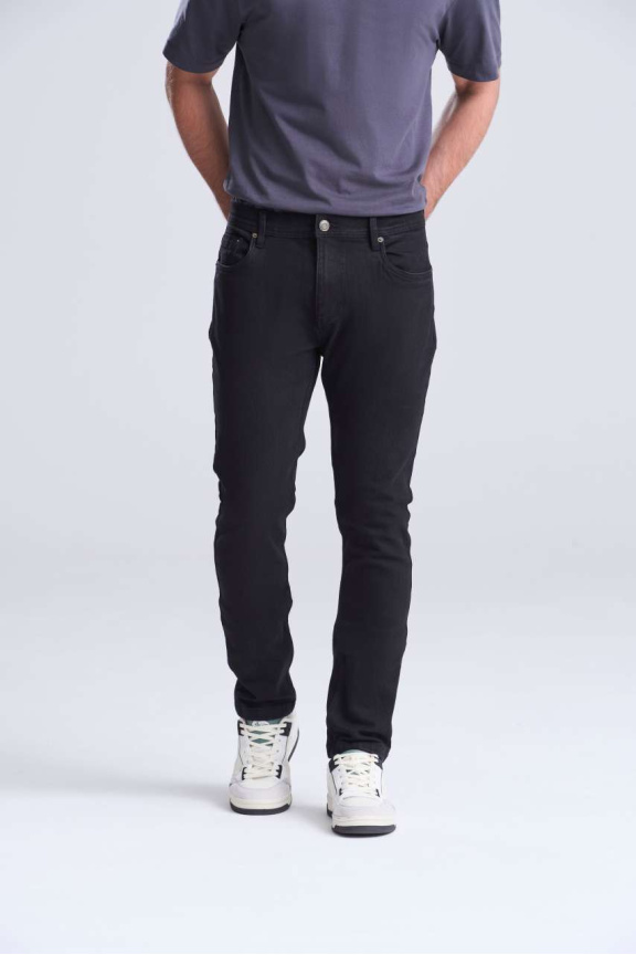 Blugi MAX Slim Fit - Confort și Stil Modern